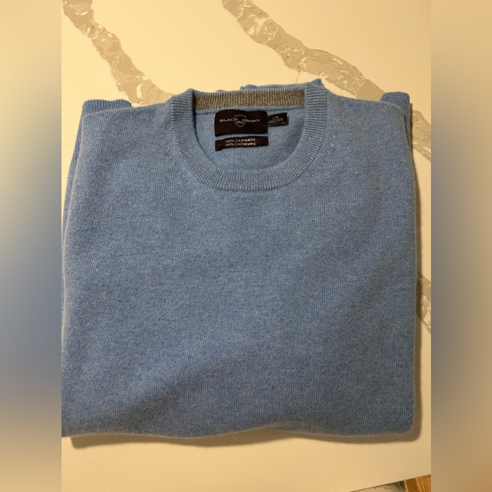 Black Brown 1826 label 100% cashmere sweater in light blue